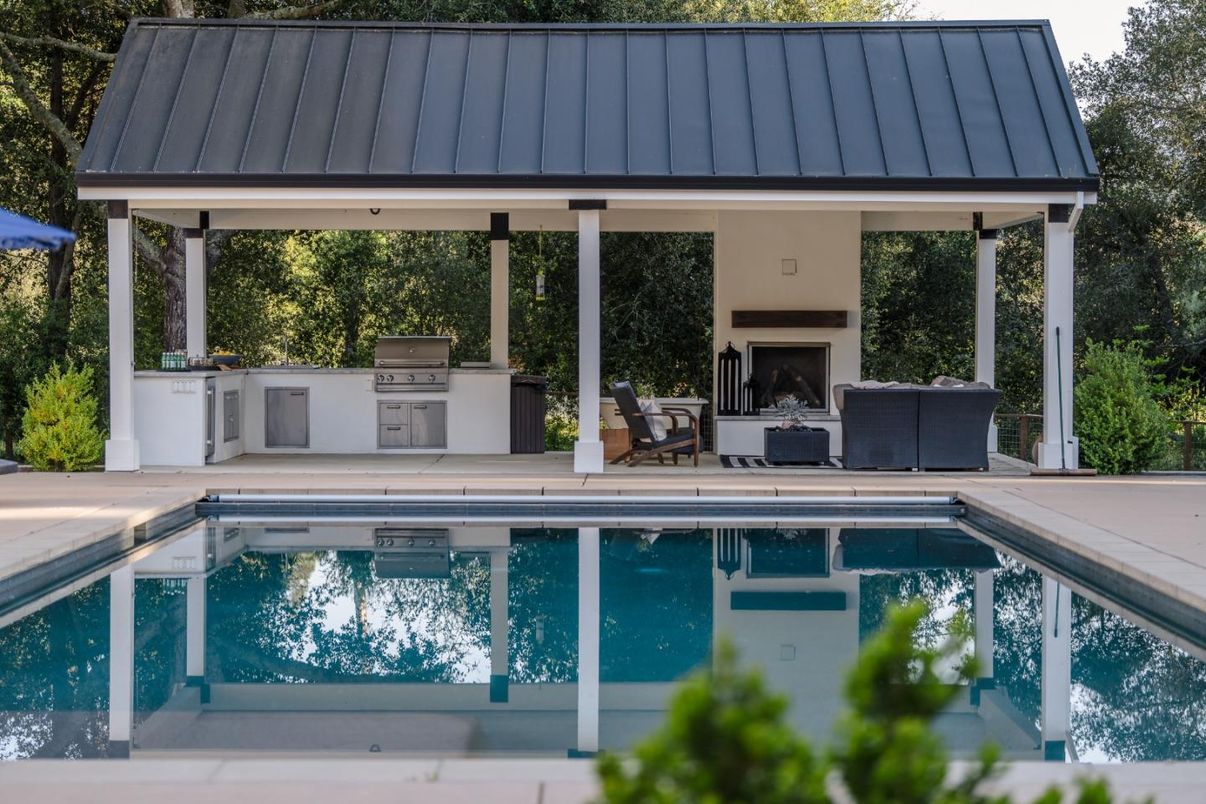 Exterior, Fireplace, Pool