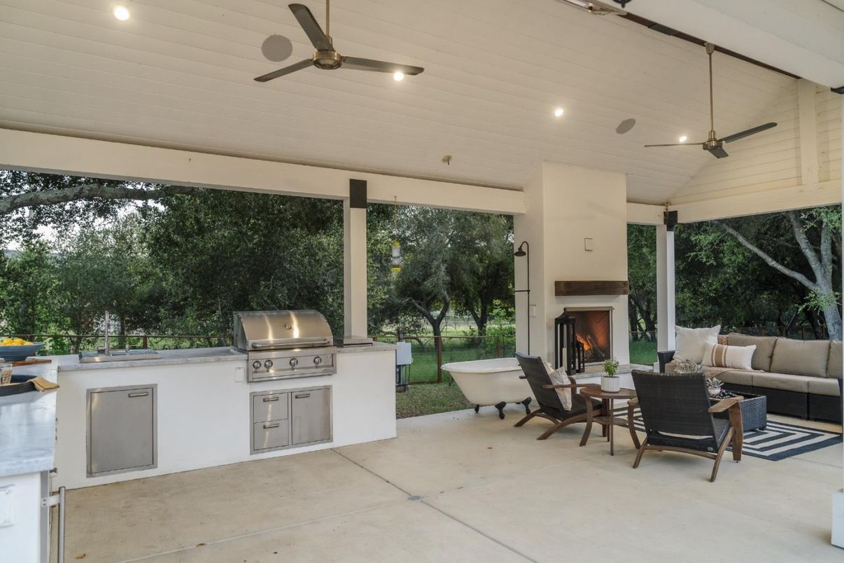 Exterior, Fireplace