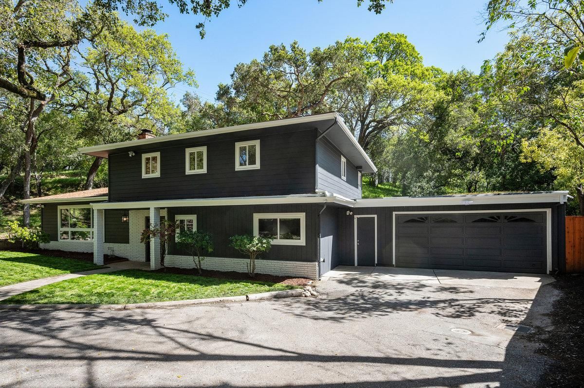 Attached, Exterior, Facade, American Foursquare