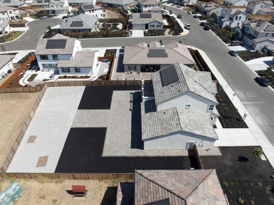 Exterior, Drone