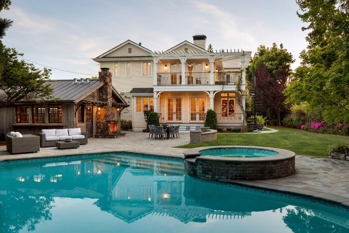 Exterior, Pool