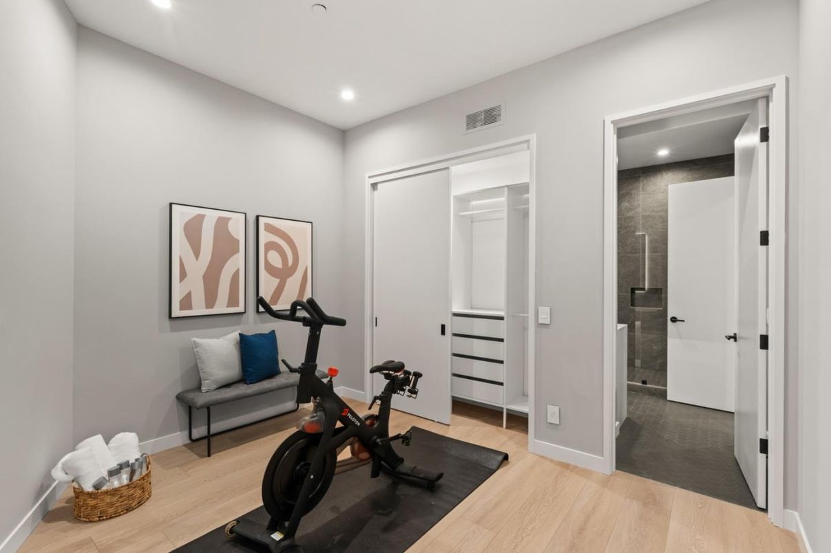 Fitness Equipment, Interior, Recessed Lighting, Wood Texture Flooring