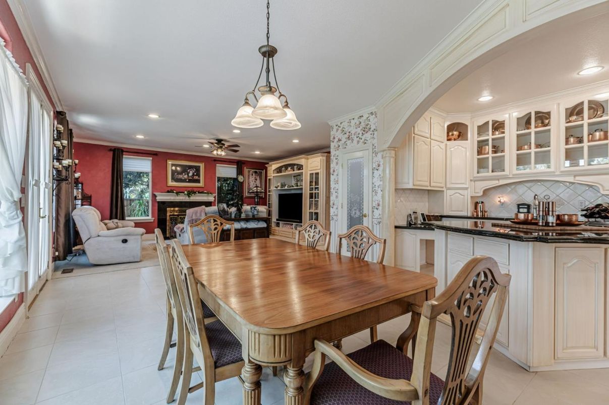 Dining room, Interior, Kitchen, Living room, Pendant Lights, Recessed Lighting