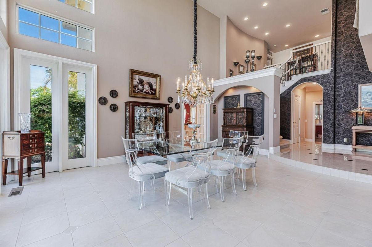 Chandelier, Dining room, Fireplace, Interior, Recessed Lighting