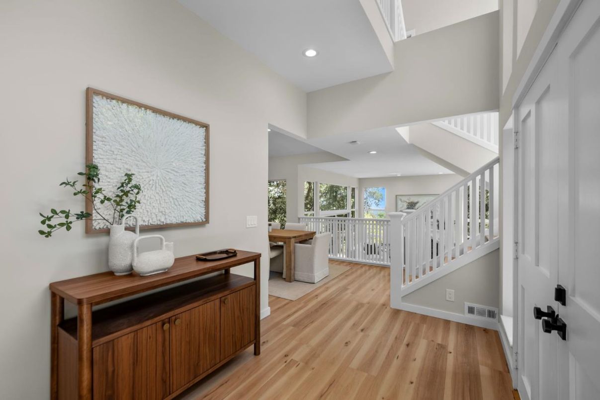 Interior, Recessed Lighting, Wood Texture Flooring