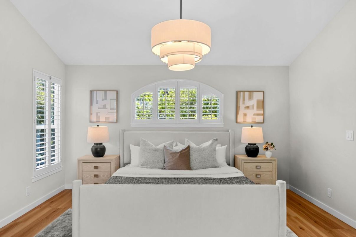 Bedroom, Interior, Pendant Lights, Wood Texture Flooring