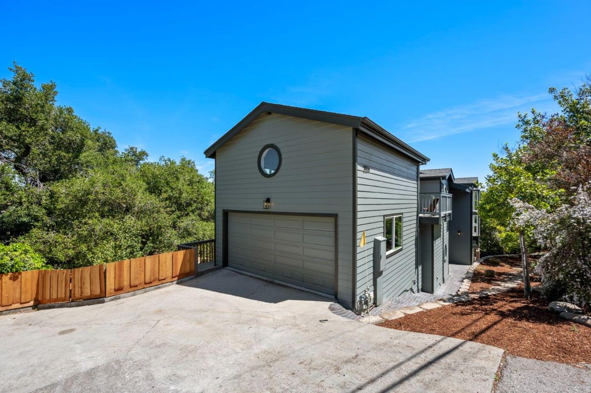 Detached Garage, Exterior