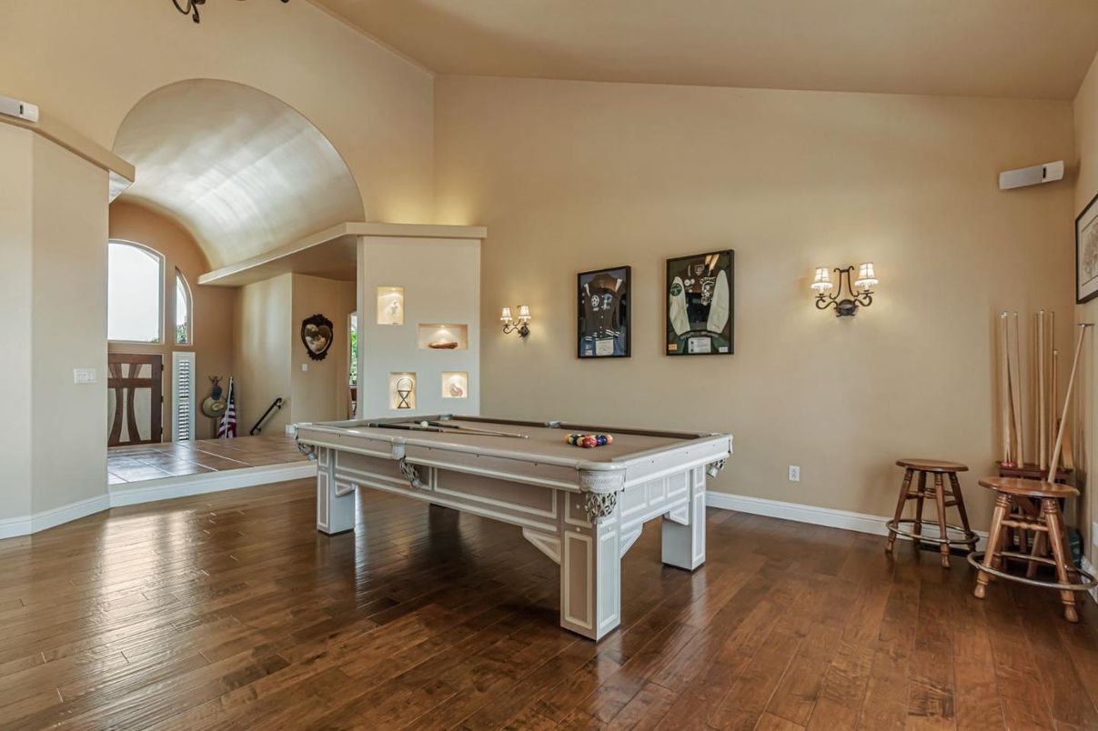 Billiard Table, Game Room, Interior, Wood Texture Flooring