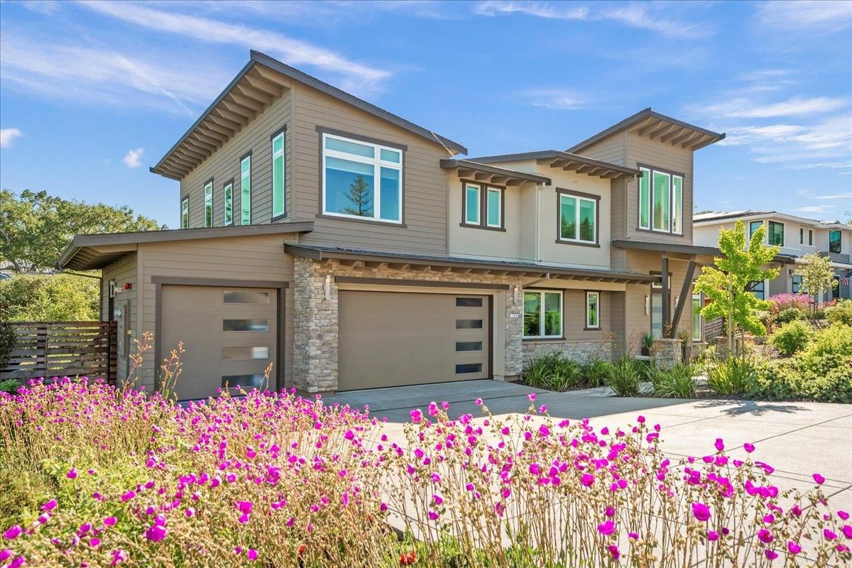 Attached, Exterior, Facade, Modern