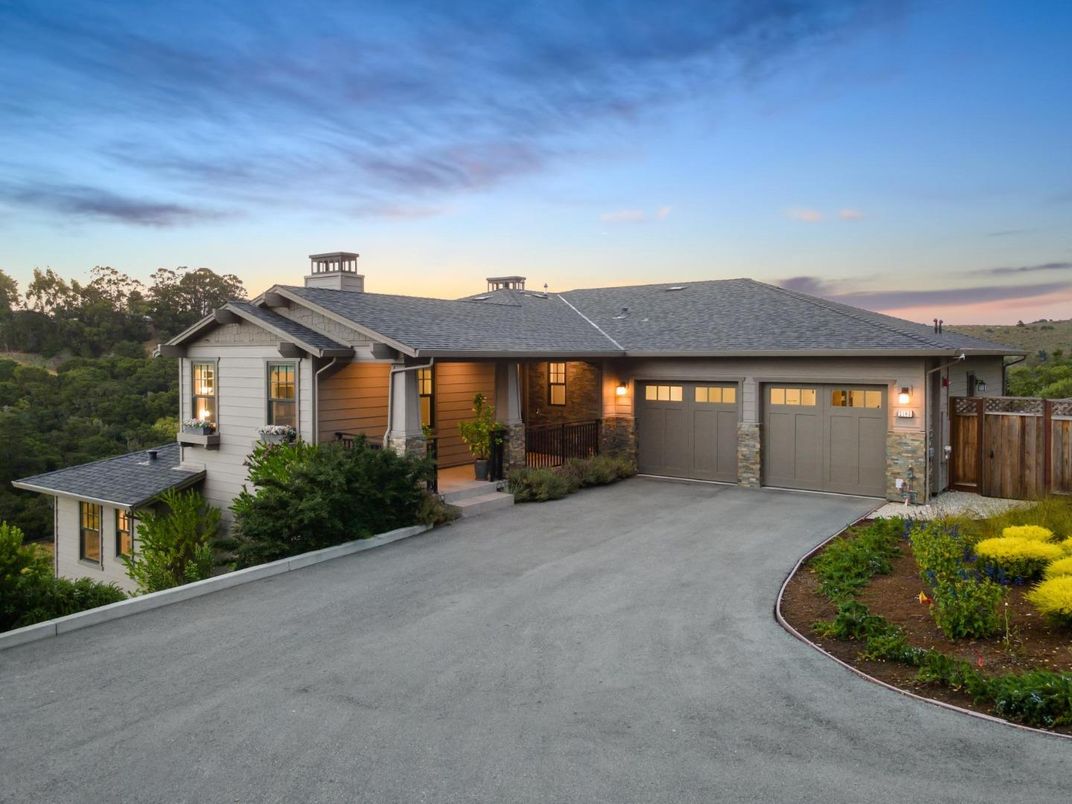 Attached, Exterior, Facade, Ranch