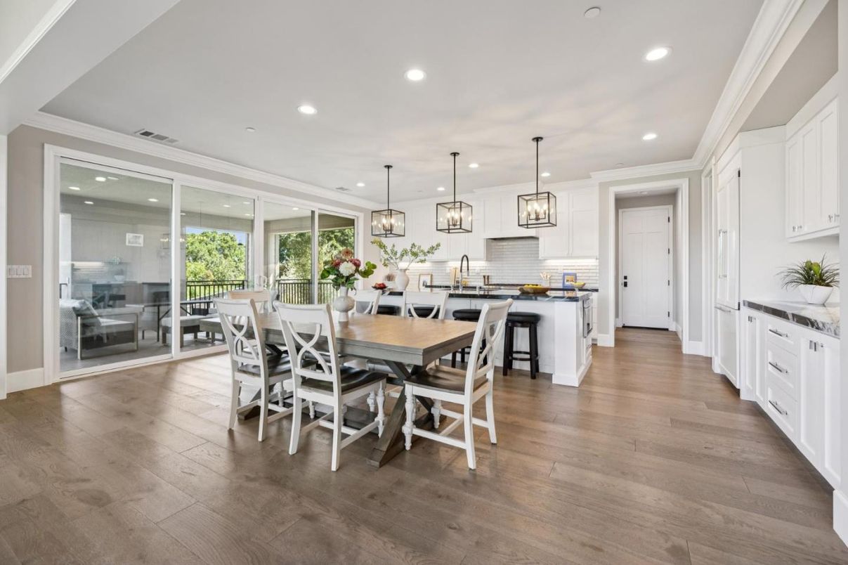 Dining room, Interior, Kitchen, Pendant Lights, Recessed Lighting, Wood Texture Flooring