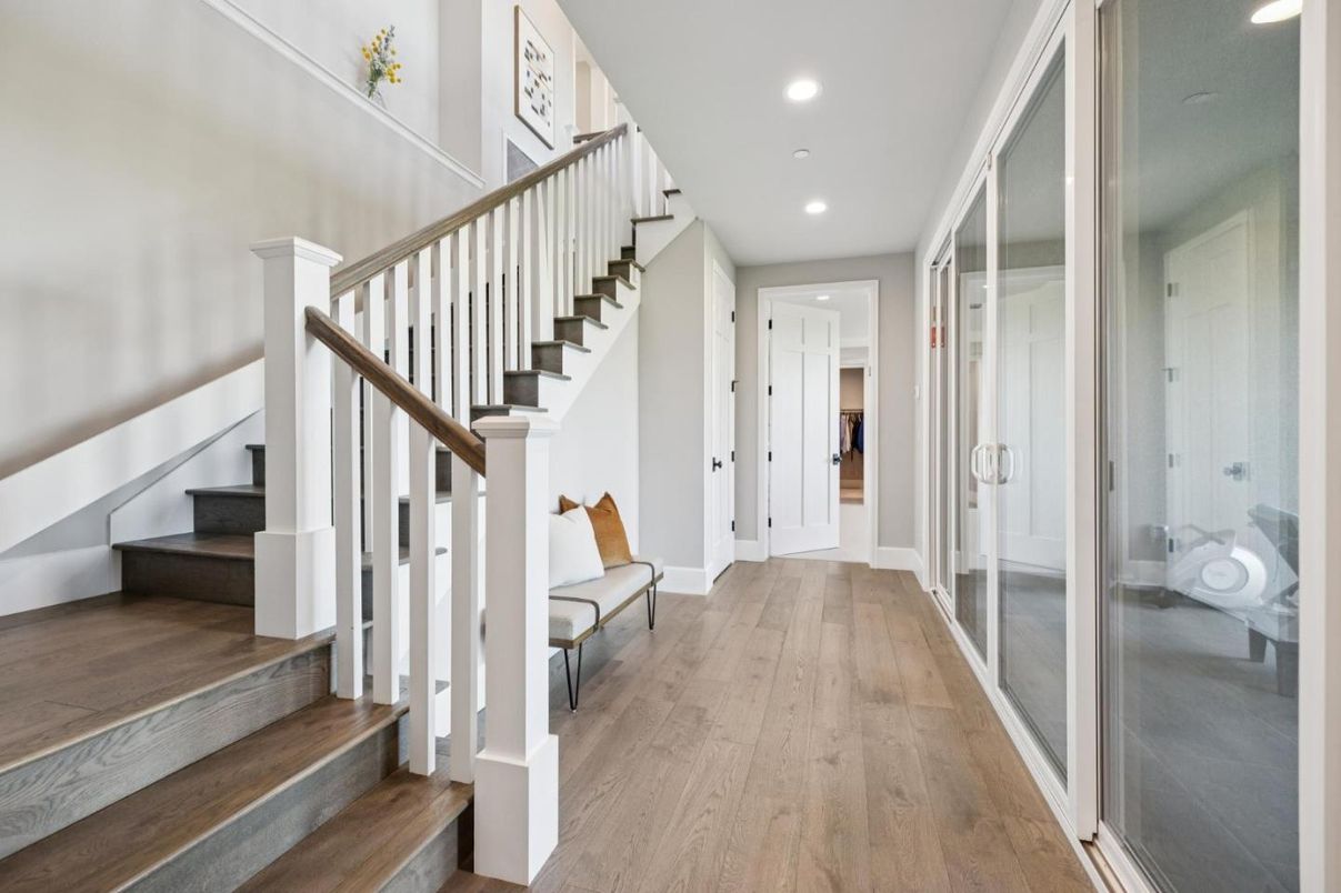 Interior, Recessed Lighting, Wood Texture Flooring