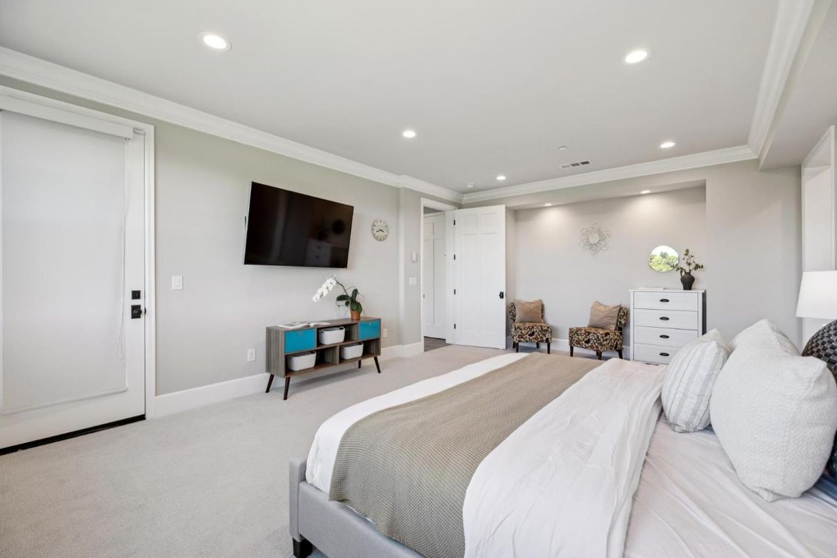 Bedroom, Interior, Recessed Lighting