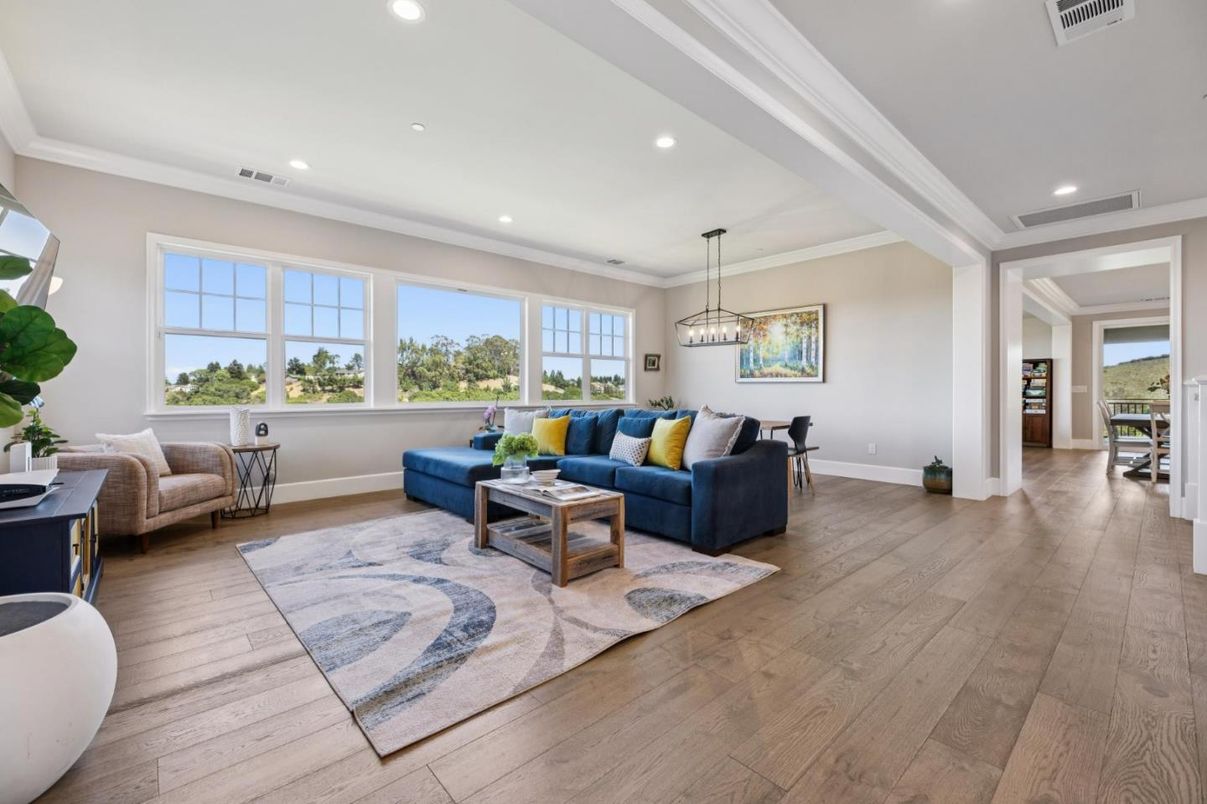 Interior, Living room, Pendant Lights, Recessed Lighting, Wood Texture Flooring