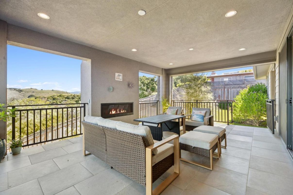 Fireplace, Interior, Recessed Lighting