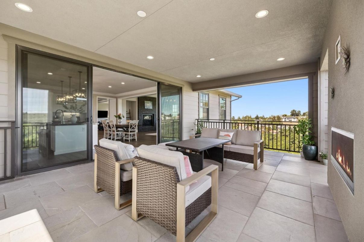 Exterior, Fireplace, Recessed Lighting
