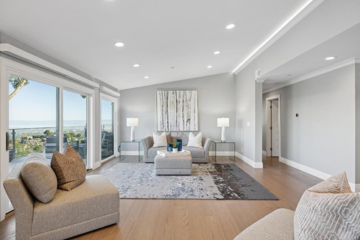 Interior, Living room, Recessed Lighting, Water, Wood Texture Flooring