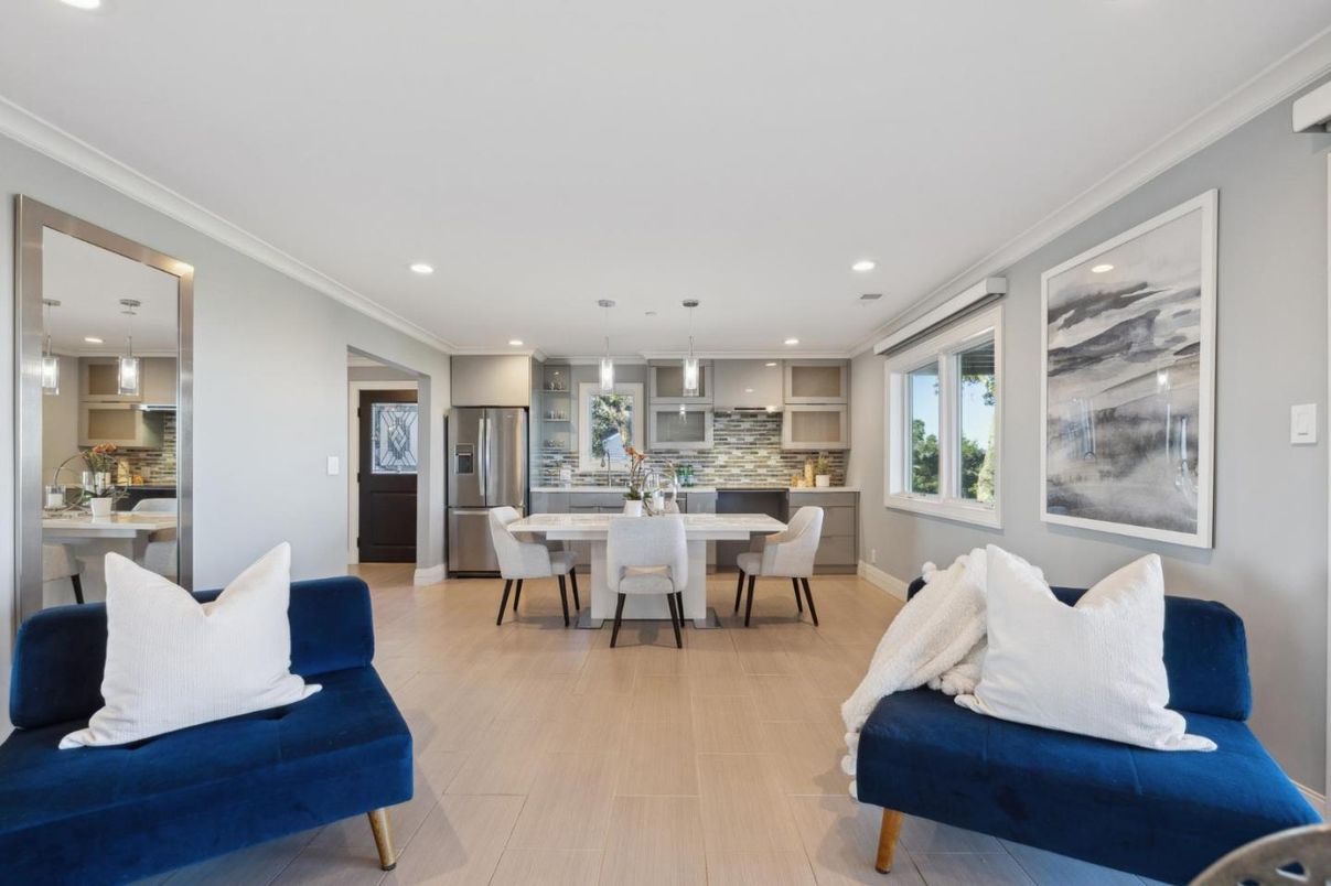 Dining room, Interior, Kitchen, Living room, Pendant Lights, Recessed Lighting, Stainless Steel Appliances, Wood Texture Flooring