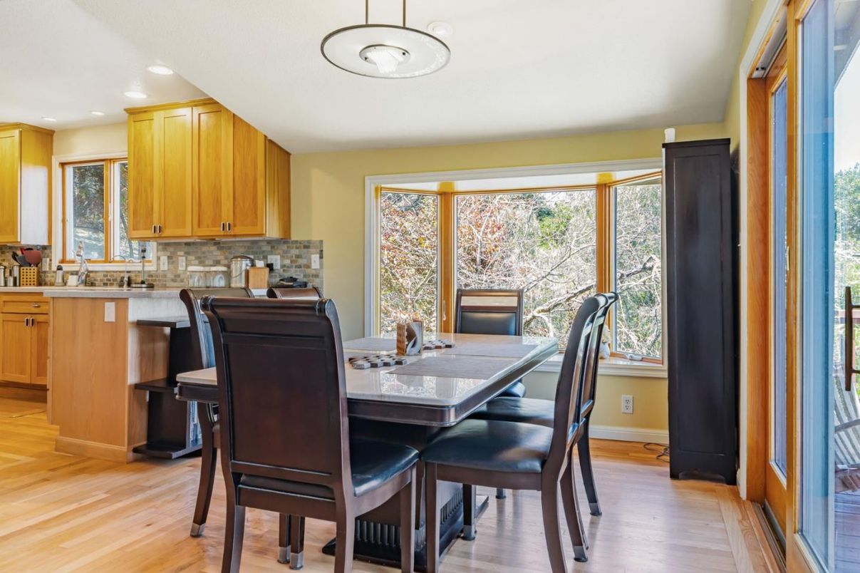 Dining room, Interior, Kitchen, Recessed Lighting, Wood Texture Flooring