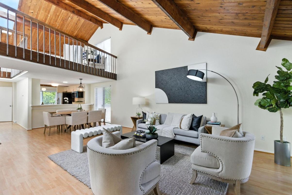 Dining room, Interior, Living room, Pendant Lights, Wooden Beams, Wooden Ceilings, Wood Texture Flooring
