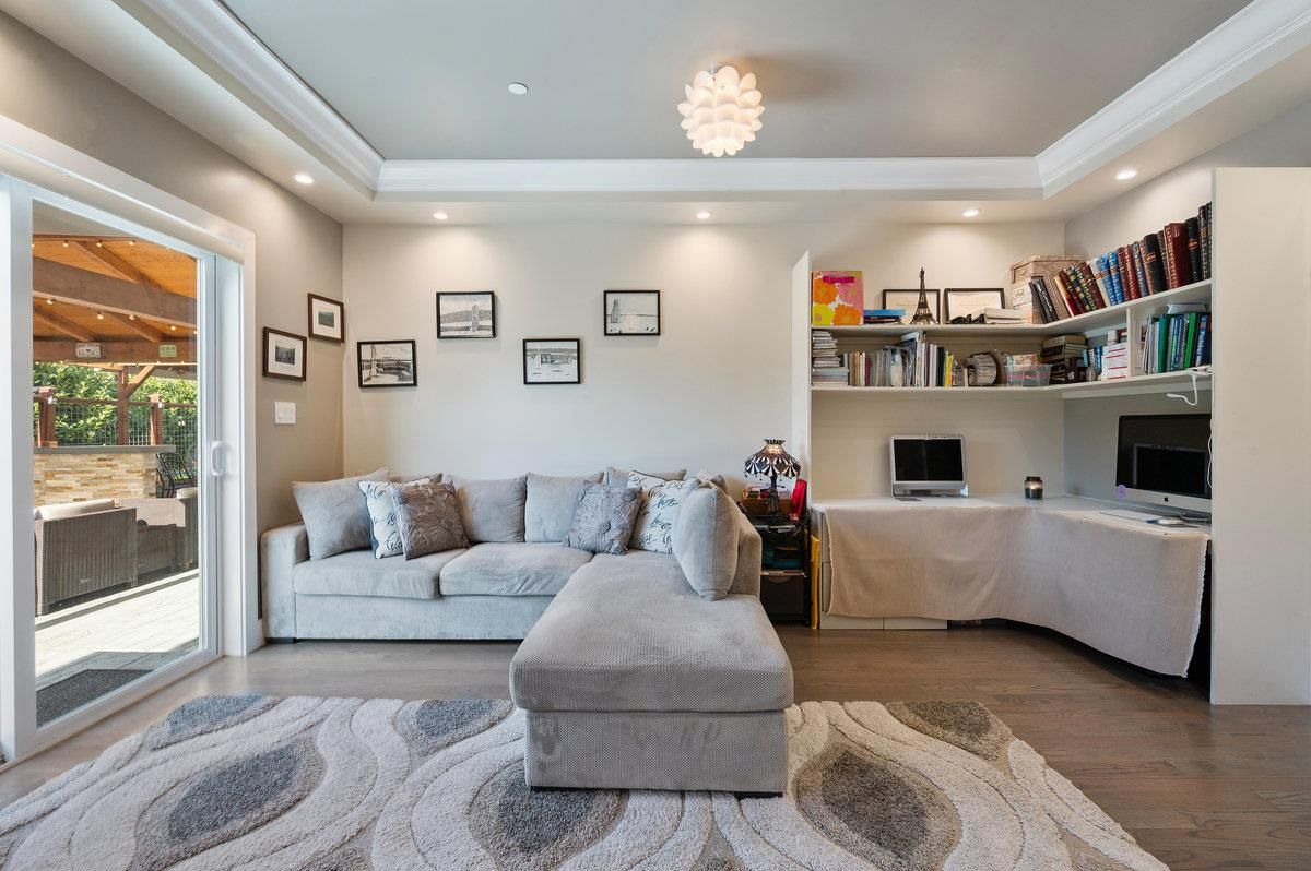Chandelier, Interior, Living room, Recessed Lighting, Wood Texture Flooring