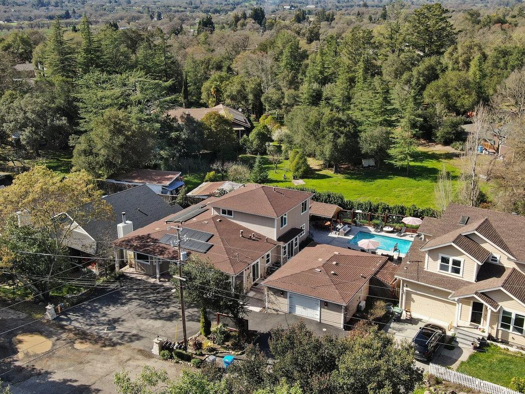 Exterior, Drone