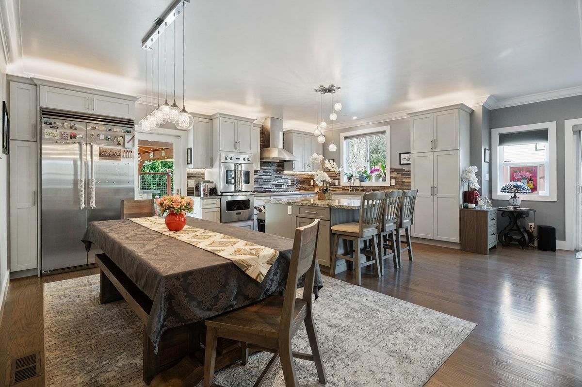 Dining room, Interior, Kitchen, Pendant Lights, Stainless Steel Appliances, Wood Texture Flooring