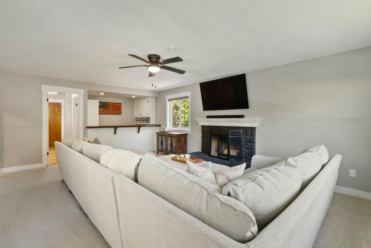 Fireplace, Interior, Living room, Recessed Lighting