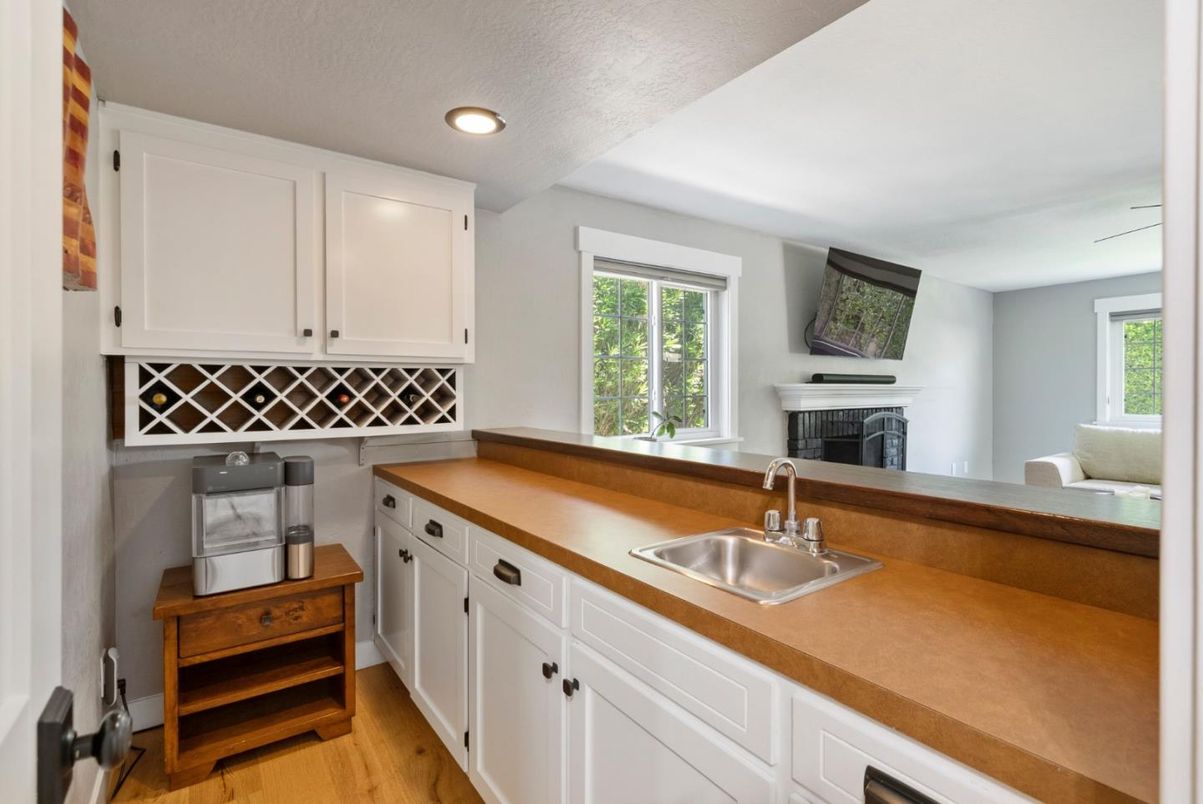 Fireplace, Interior, Kitchen, Recessed Lighting, Wood Texture Flooring