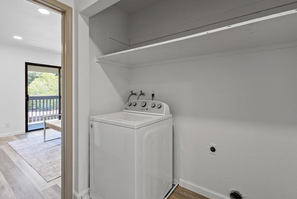 Interior, Recessed Lighting, Utility Closets, Washer, Wood Texture Flooring