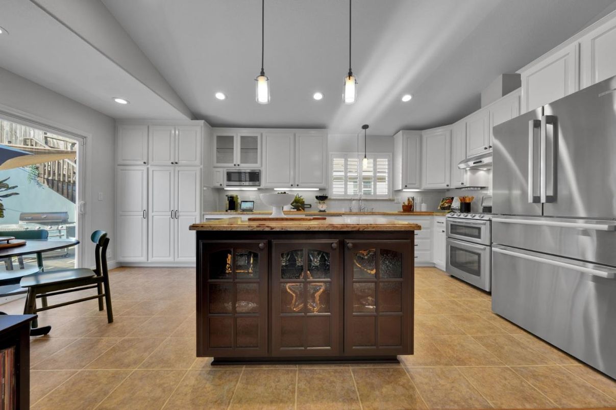Interior, Kitchen, Pendant Lights, Recessed Lighting, Stainless Steel Appliances