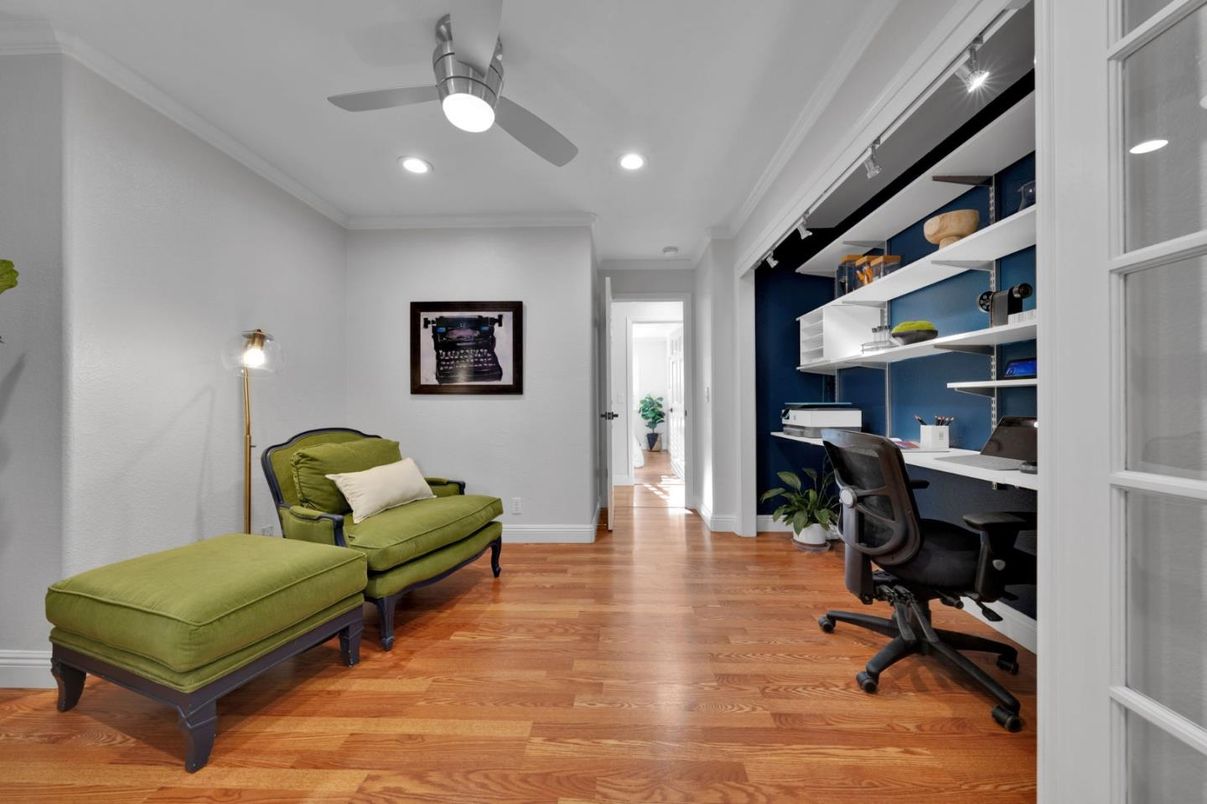 Home Office, Interior, Recessed Lighting, Wood Texture Flooring