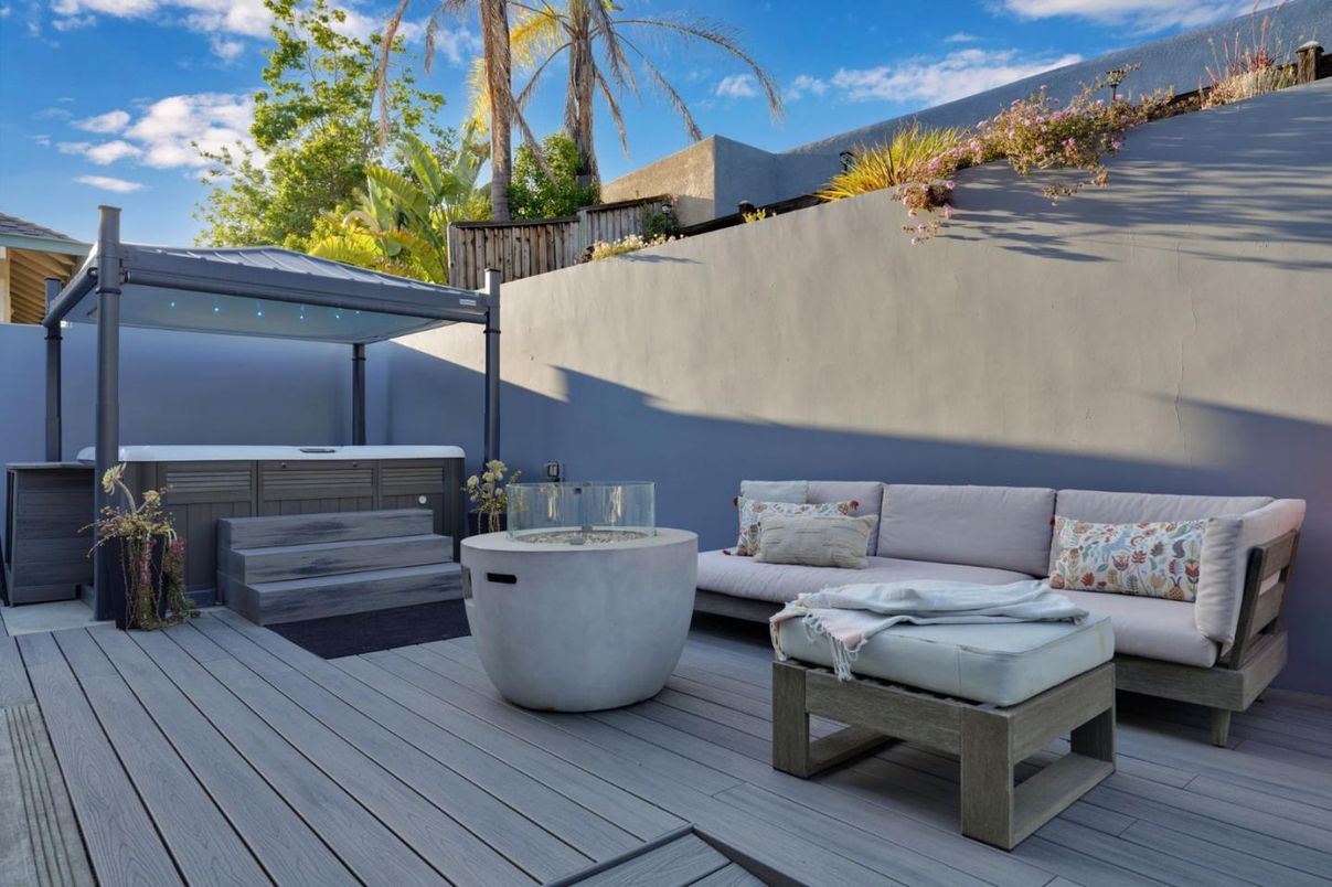 Exterior, Hot Tub