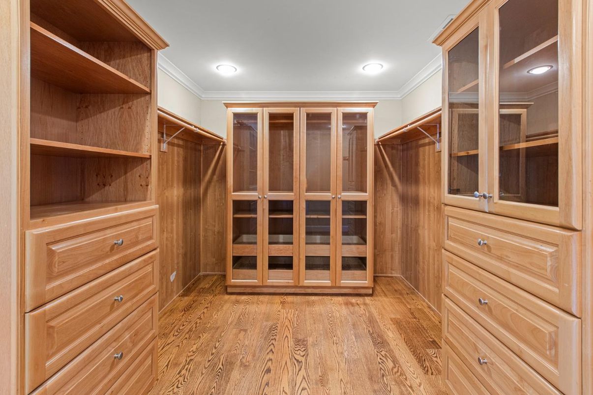 Interior, Recessed Lighting, Walk-in Closets, Wood Texture Flooring