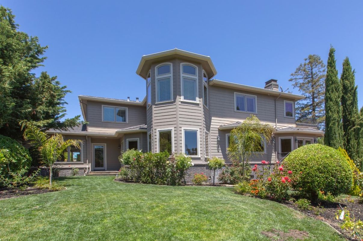 Backyard, Exterior, Facade, Queen Anne Victorian
