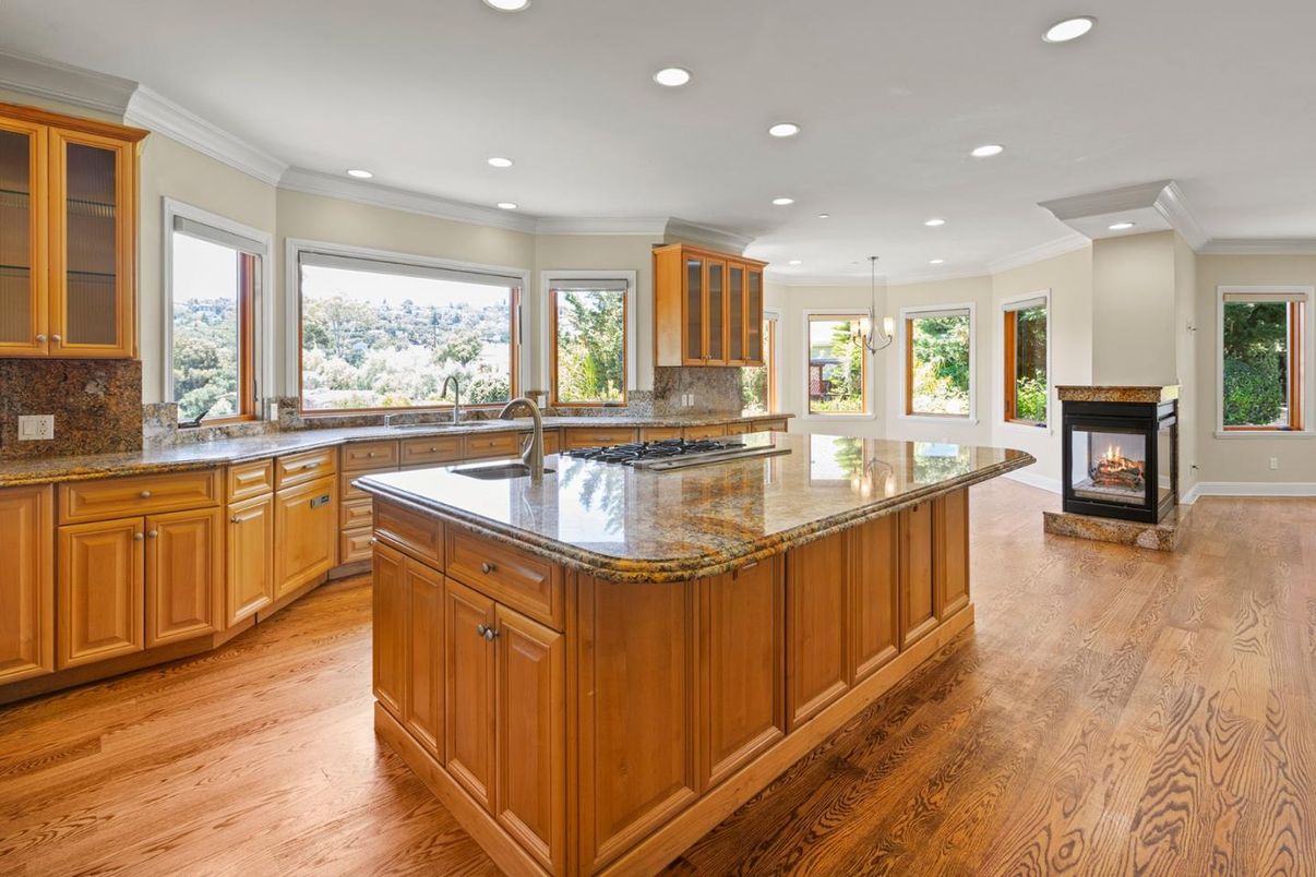 Fireplace, Interior, Kitchen, Pendant Lights, Recessed Lighting, Wood Texture Flooring