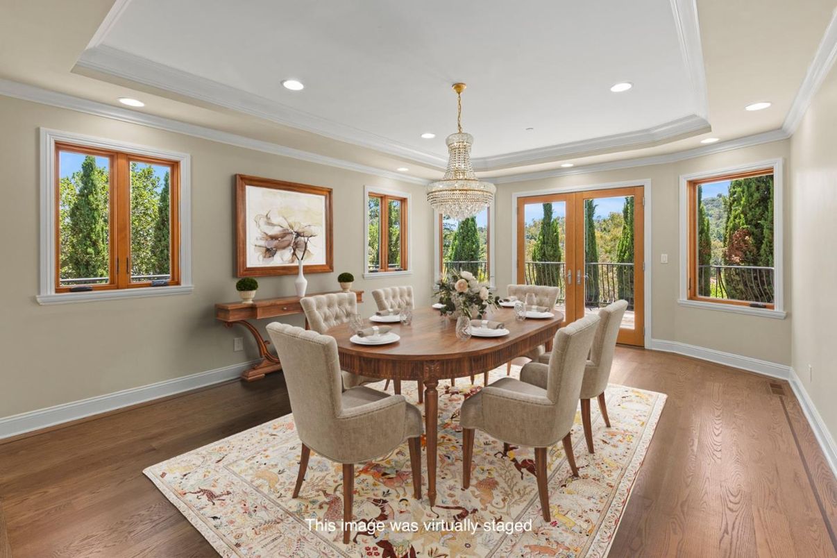 Chandelier, Dining room, Interior, Recessed Lighting, Wood Texture Flooring