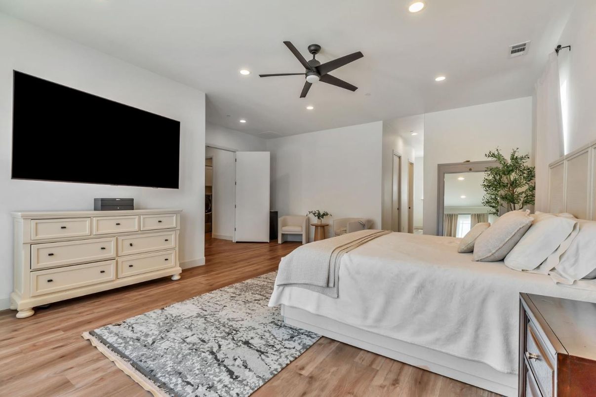 Bedroom, Interior, Recessed Lighting, Wood Texture Flooring