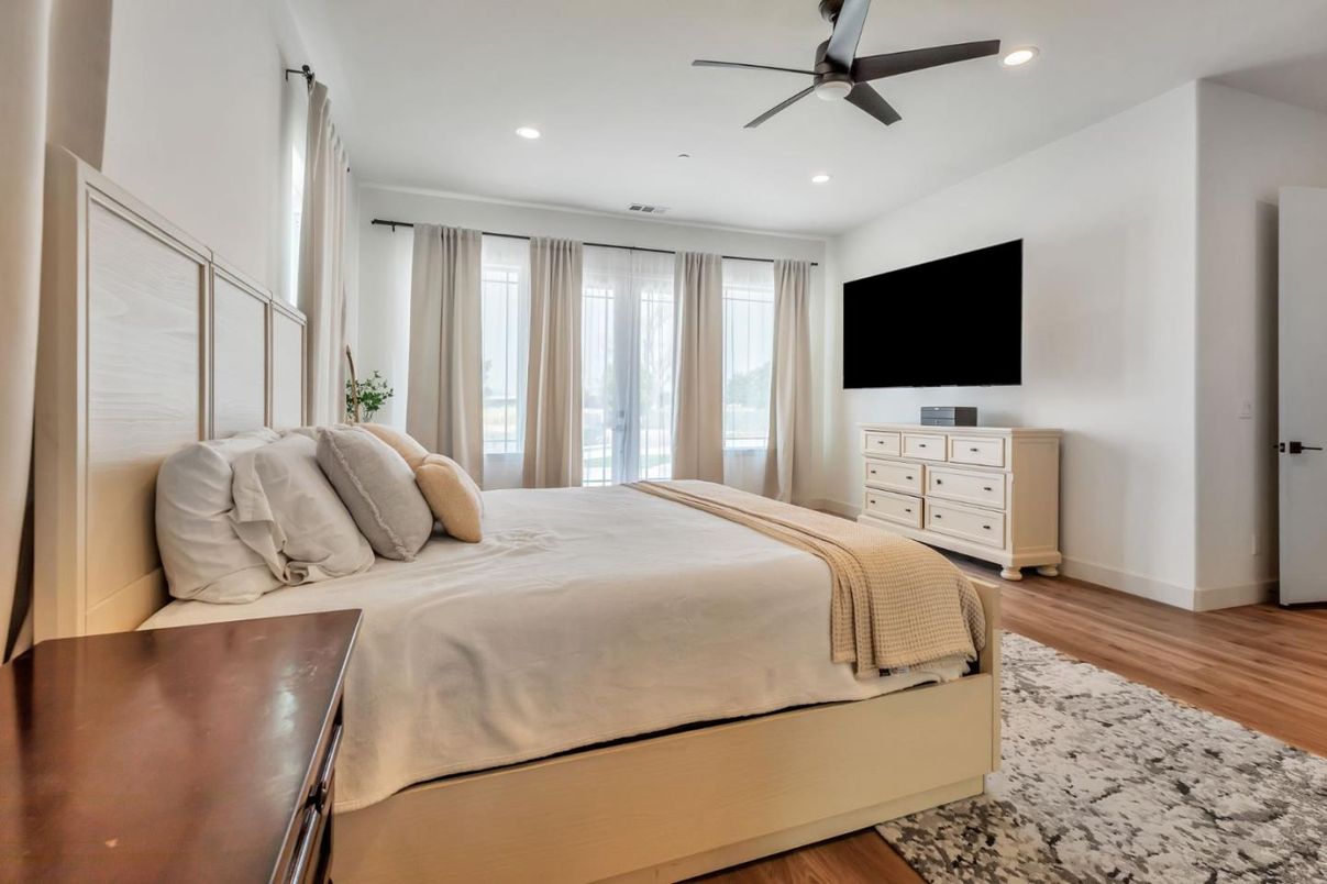 Bedroom, Interior, Recessed Lighting, Wood Texture Flooring