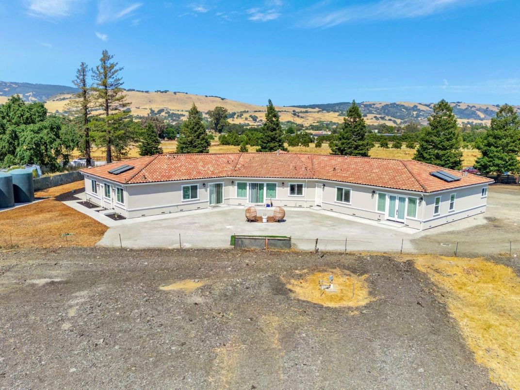 Exterior, Drone