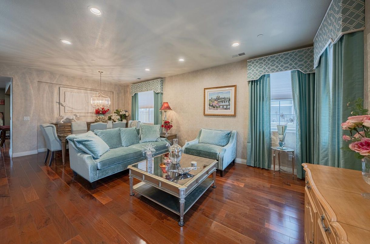 Dining room, Interior, Living room, Pendant Lights, Recessed Lighting, Wood Texture Flooring