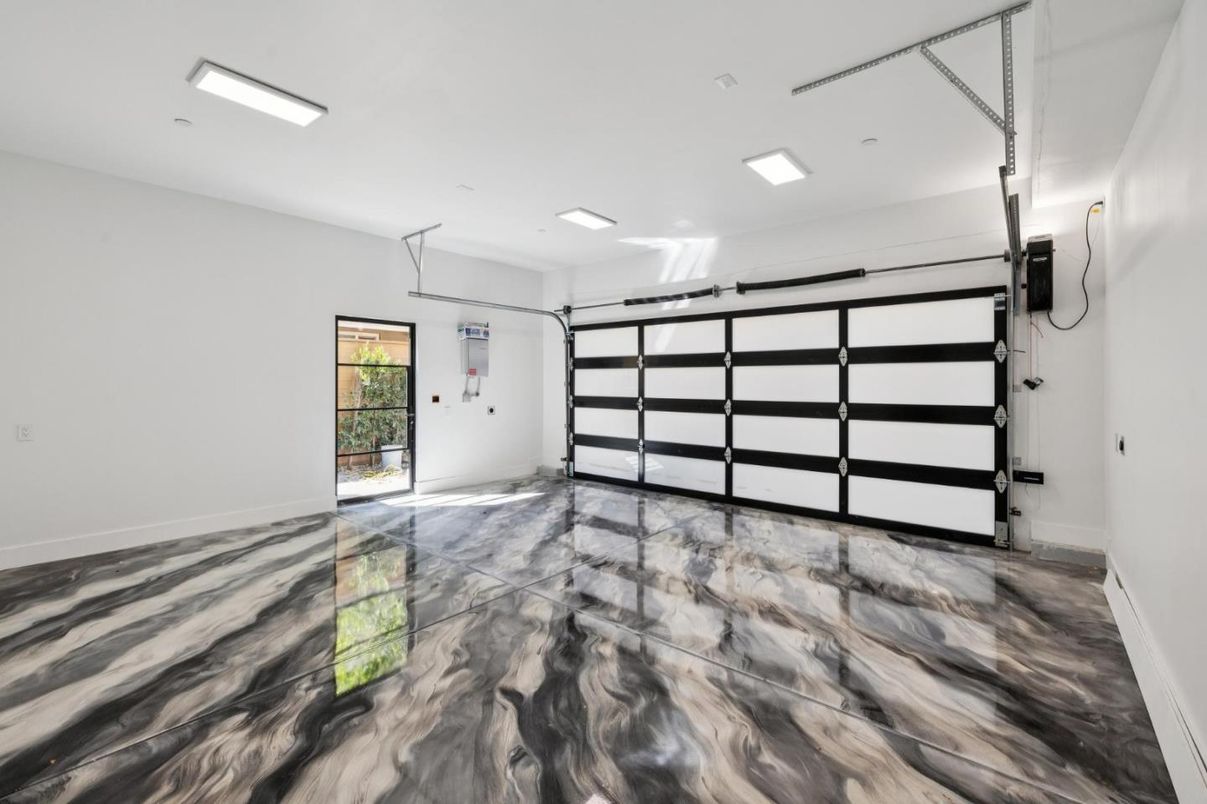 Garage, Interior, Marble, Recessed Lighting