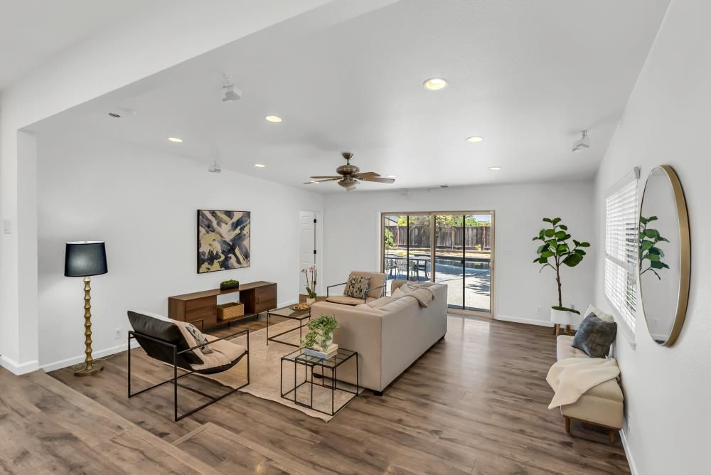 Interior, Living room, Recessed Lighting, Wood Texture Flooring