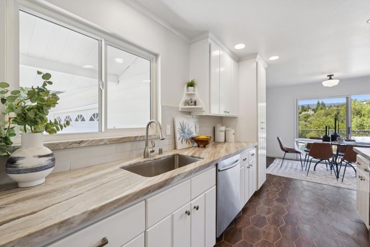 Dining room, Interior, Kitchen, Recessed Lighting