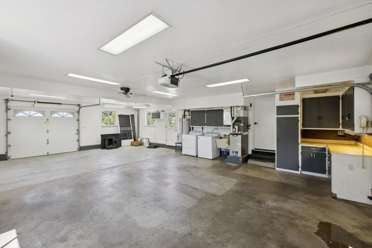 Garage, Interior, Washer