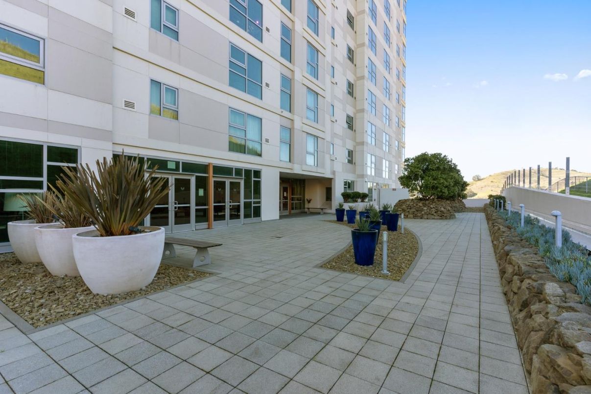 Exterior, Facade, Highrise