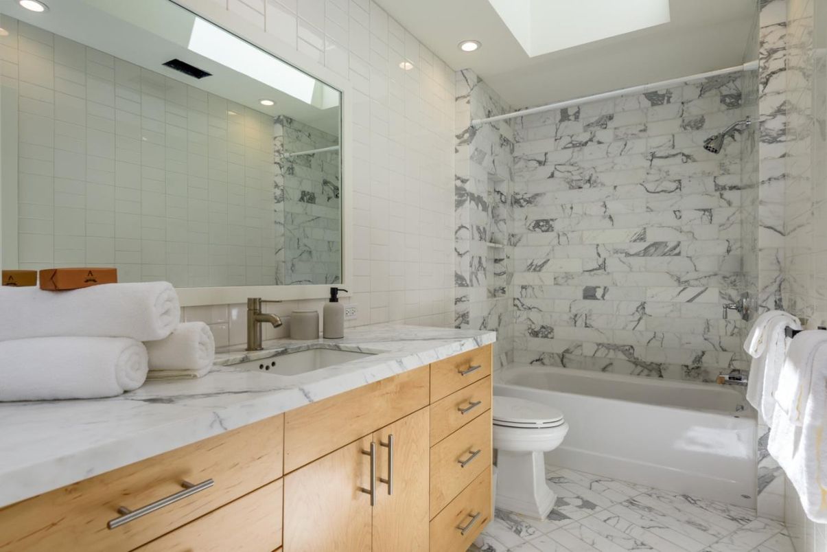 Bathroom, Interior, Marble, Marble Walls, Recessed Lighting