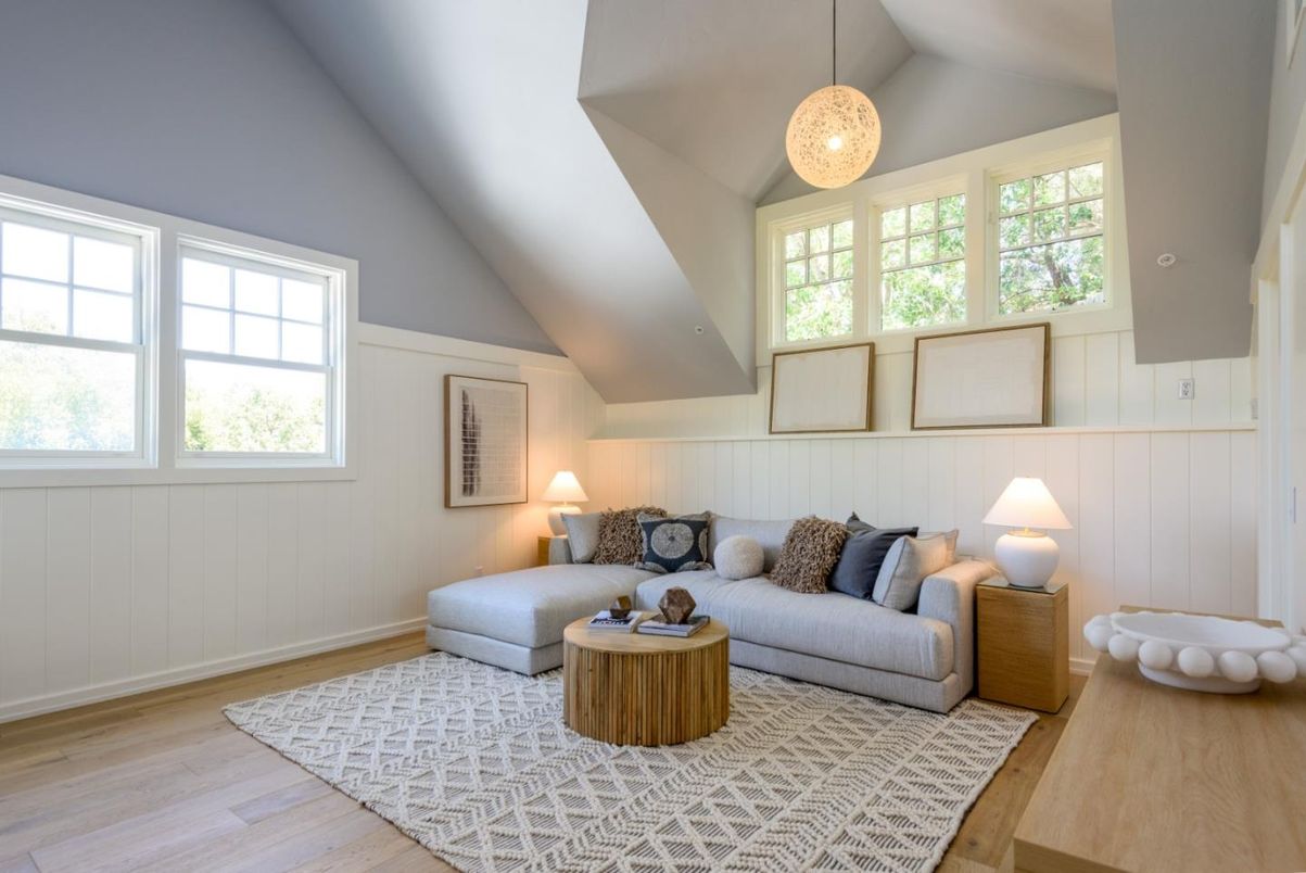 Interior, Living room, Pendant Lights, Wood Texture Flooring