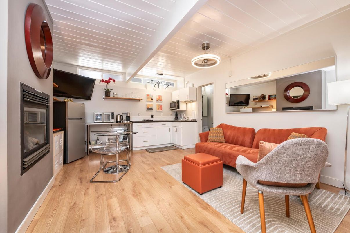 Interior, Kitchen, Living room, Pendant Lights, Wood Texture Flooring
