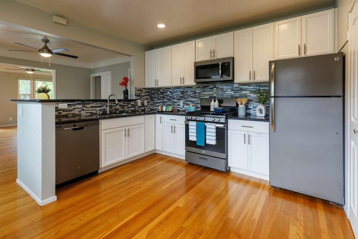 Interior, Kitchen, Recessed Lighting, Wood Texture Flooring